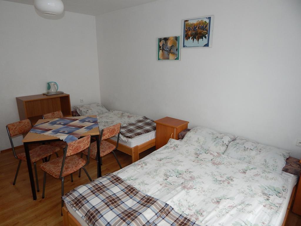 Apartament I Pokoje Aura Dom Wczasowy Darłówko Zimmer foto